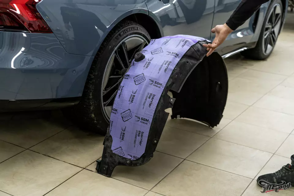Audi E-tron GT. Оклейка в полиуретан и шумоизоляция салона!